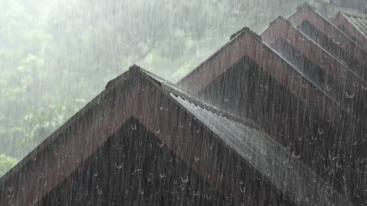 Капель стучит по крышам. Крыша дождь. Дождь по крыше. Крыша под дождем. Кровля под дождем.