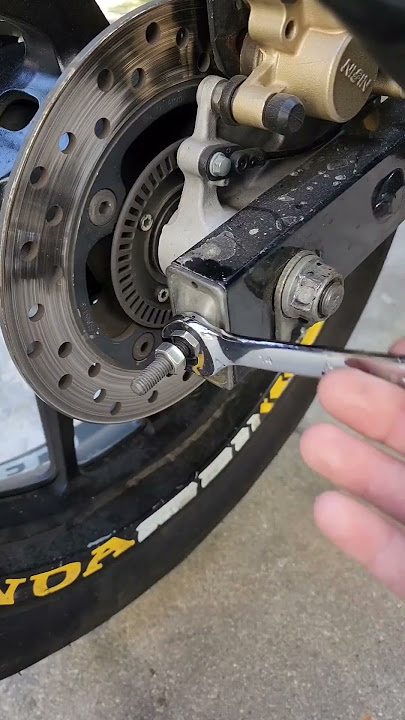 Técnica para regular corrente da moto !