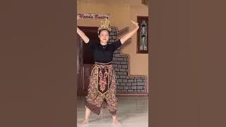 TARI RINGKANG JAWARI (Penari Sajiah)