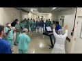 FOCO E FÉ: Profissionais de hospital em Feira se reúnem para cantar 'Noites Traiçoeiras'