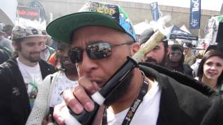 Bobby Dabs High Times Cannabis Cup Denver, Colorado 2015: '4:20 Joint Giveaway'