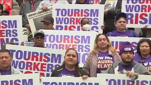 Raising minimum wage for LA's tourism workers