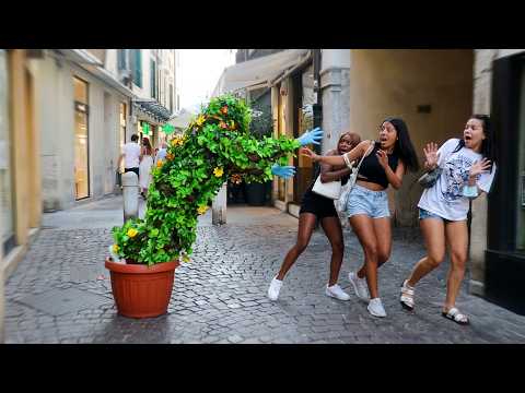 Bushman Got Freak Out ! Mr Cespuglio 1 Bushman Prank