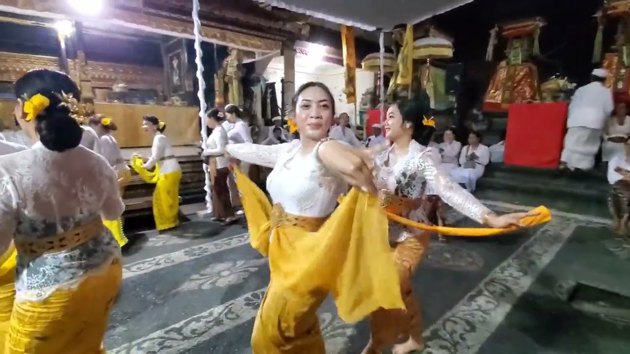 Rabu, 4 - 9 - 2024, Tari Rejang Puspa Puja, Memendak Ngider Buana - Di Pura Panti Agung Pasek Gelgel