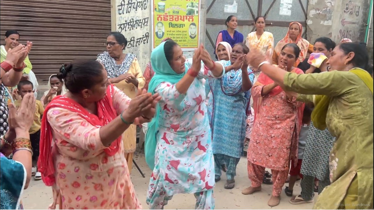 ਦੋਏ ਭੈਣਾਂ ਇੱਕੋ ਜਹੀਆਂ ਭੱਜ ਕੇ ਗਿੱਧੇ ਵਿਚ | Funny Gidha Punjabi Weding | Chankata Tv