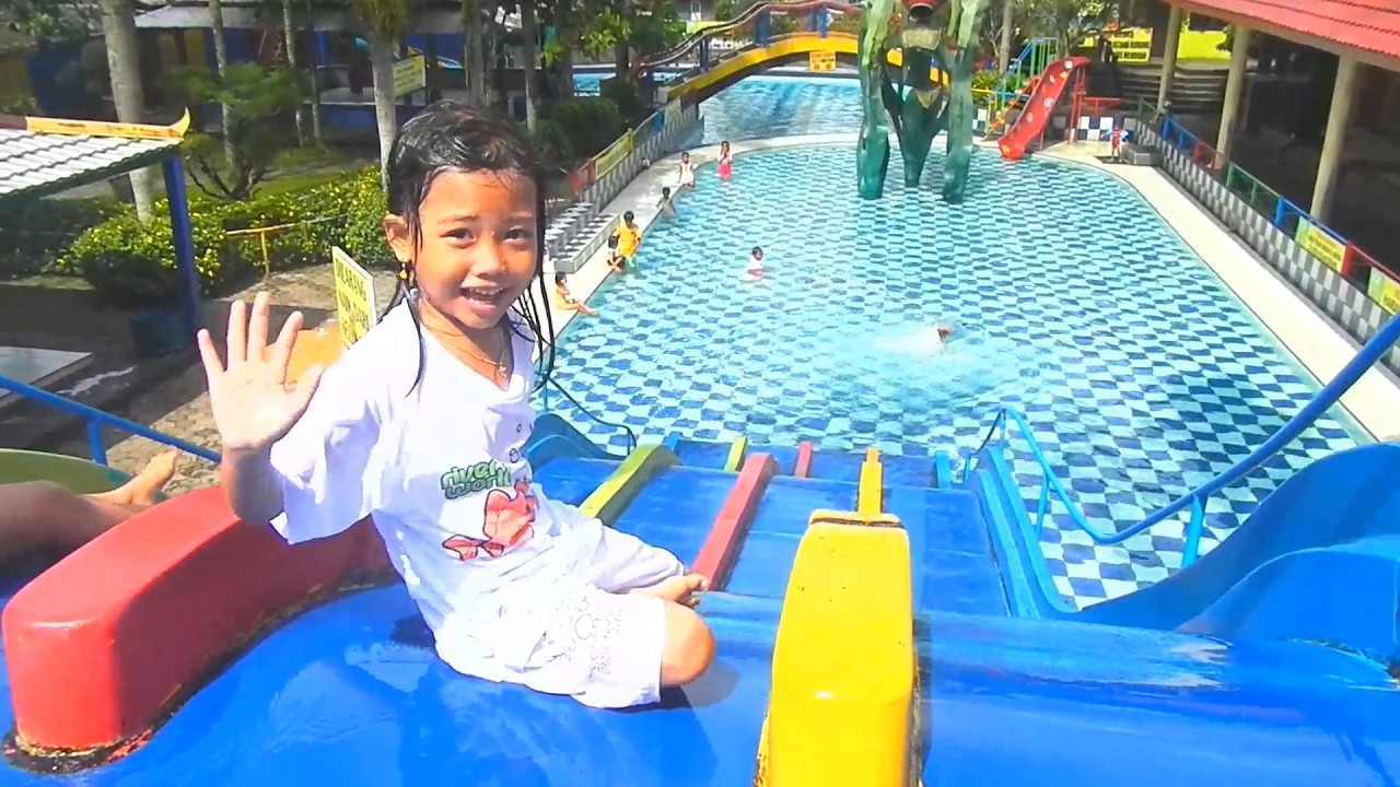 Kolam Renang Anak Pancuran Mas Purbayasa Water Park 