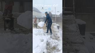 Ye lo dekho snow fall ⛄🌨️#2024snow fall #ytshorts #minivlog pahadi lifestyle