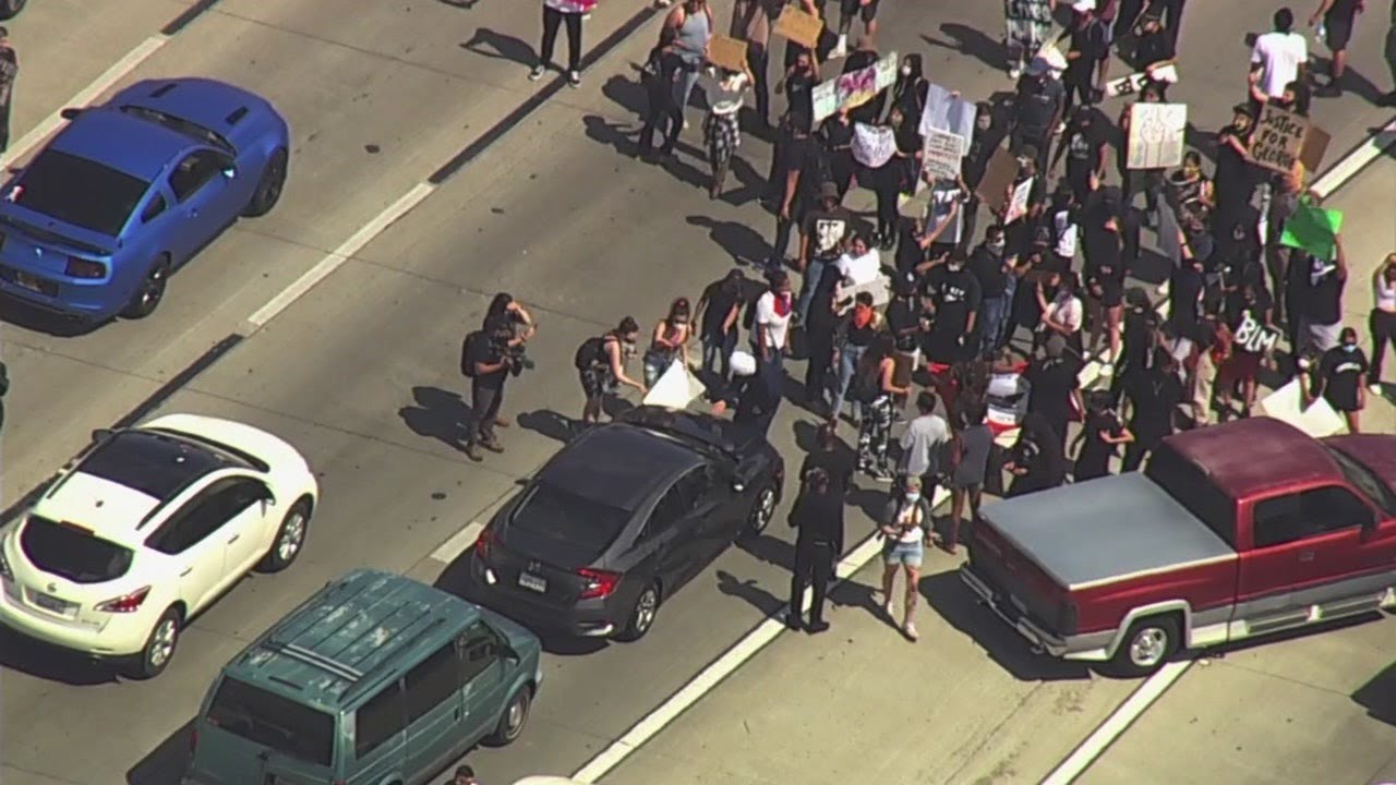 ⁣Group protesting George Floyd death shuts down California freeway