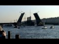 Проход крейсера Авроры через Дворцовый мост