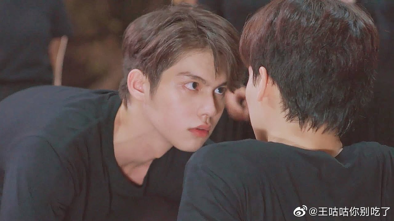 [VIETSUB FMV] [BRIGHTWIN 🐺🐰] STRAWBERRIES & CIGARETTES YouTube