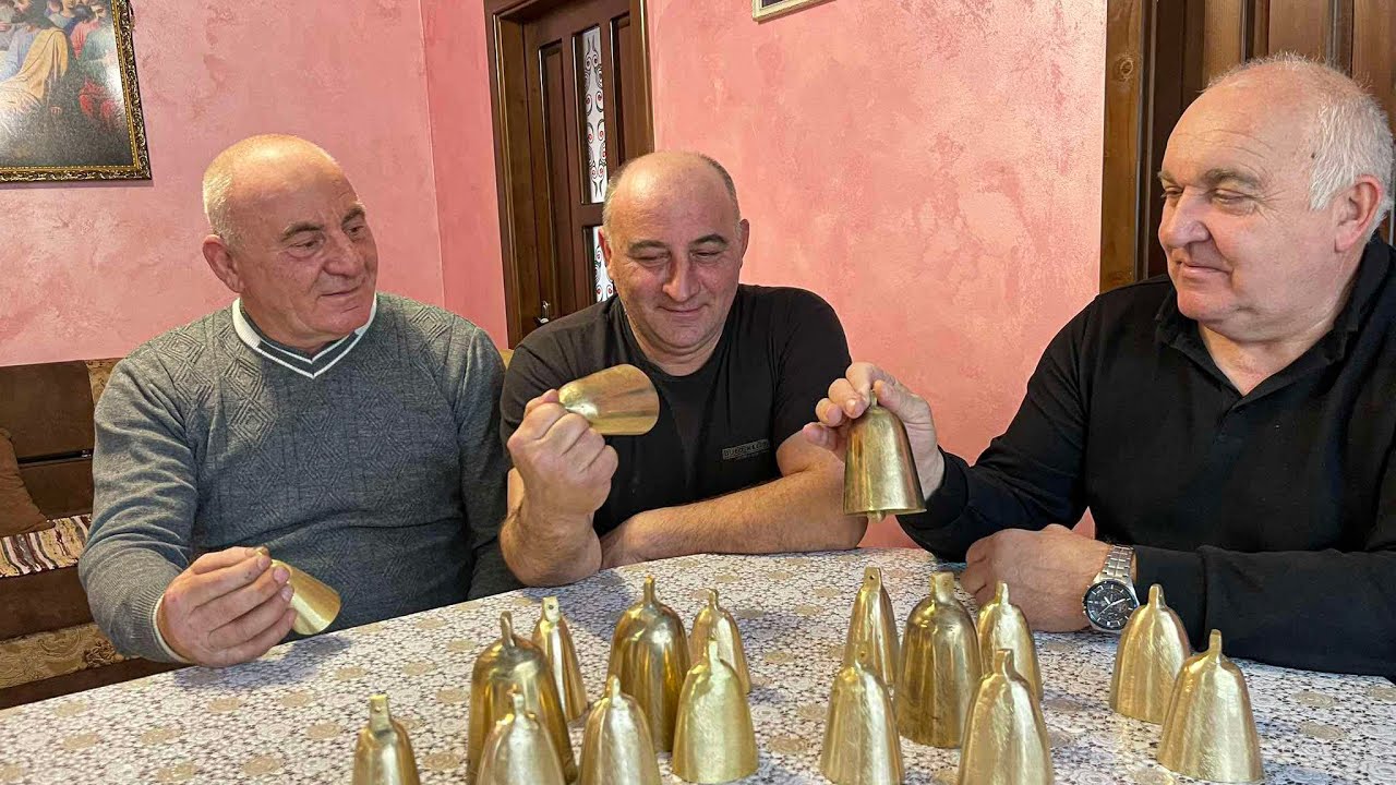 Як виготовляють закарпатські дзвінки? Унікальне ремесло, збережене високо в горах | Сім'я Куцинів