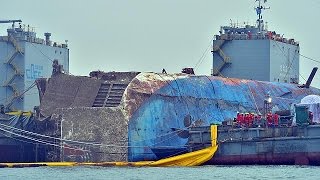 Güney Kore'de Sewol feribotu denizin dibinden gün yüzüne çıkartıldı Resimi