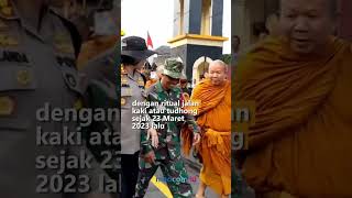 [MEDCOM] JALAN KAKI KE BOROBUDUR ROMBONGAN BIKSU THAILAND TIBA DI MAGELANG