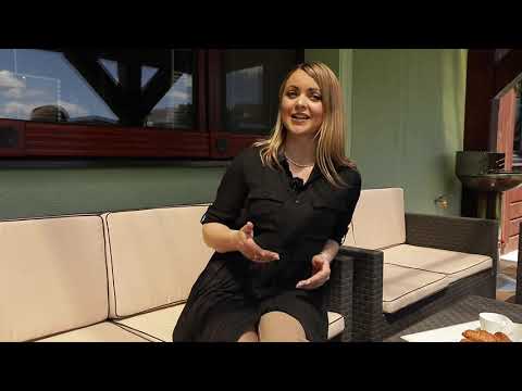 Video: Cipria sofa z nábytku Edra
