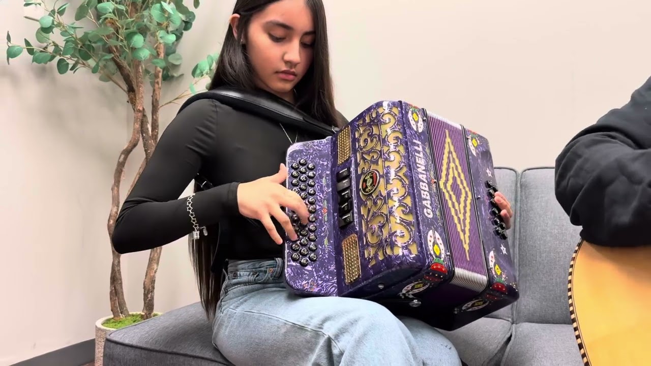 Yaretzi (yari g) Mi Melodía Favorita 