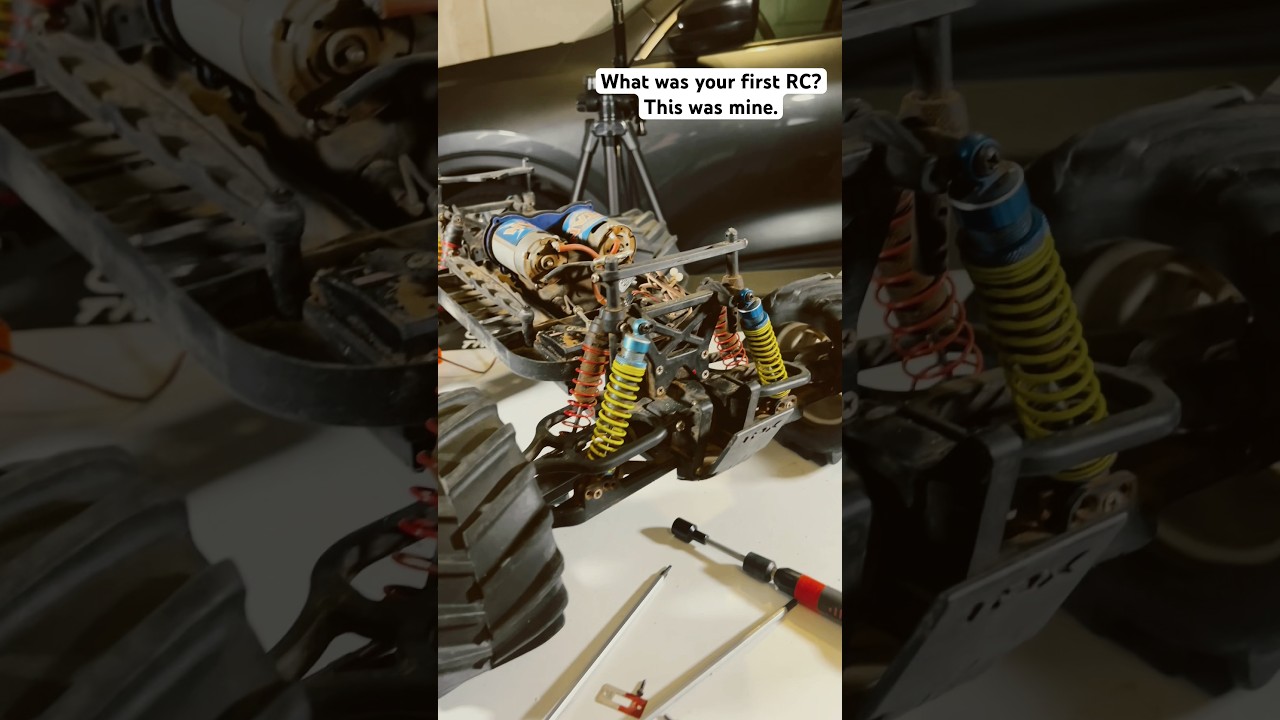 I got my FIRST RC car!(again)| 3906 E-Maxx