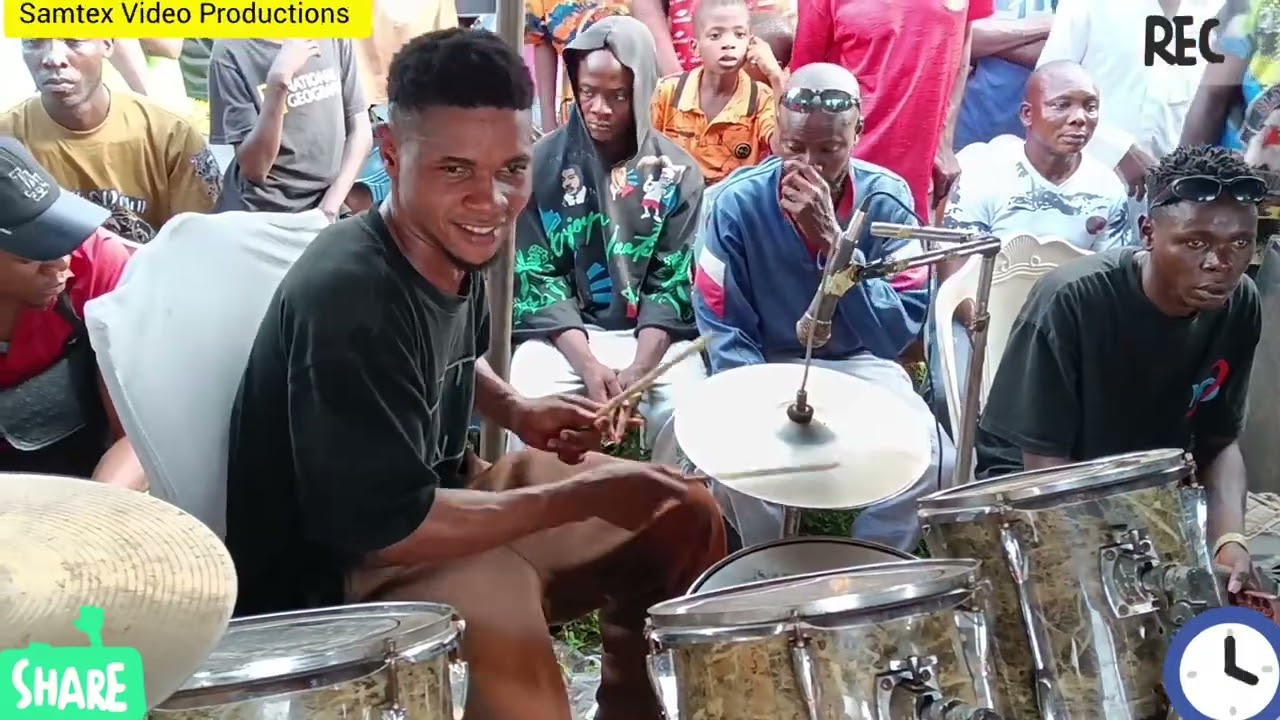 Adviser lsioma ( Ogidigba's) stage performance at Ekuku-Agbor (samtex digital video production)