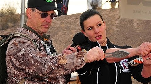 How to Throw SOG Knives & Tomhawks at 2015 Shot Show