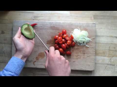 Video: Quesadillas Med Kyckling, Bacon Och Avokado