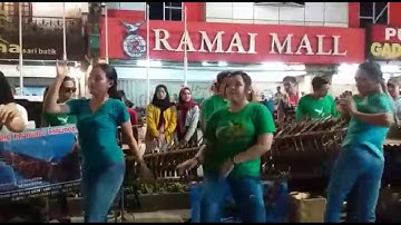 PENAMPILAN ANGKLUNG RAJAWALI MALIOBORO JOGJA