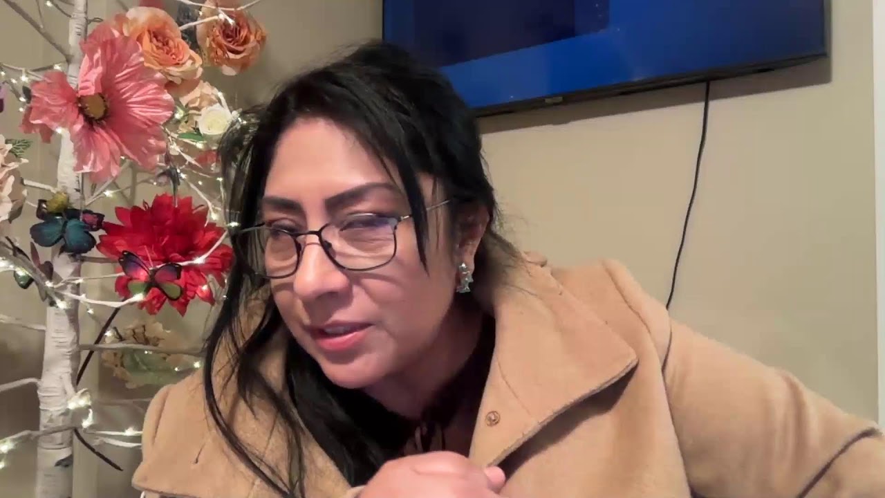 fatima bosch es cuestionada por no regresar la corona, Que envidia!!