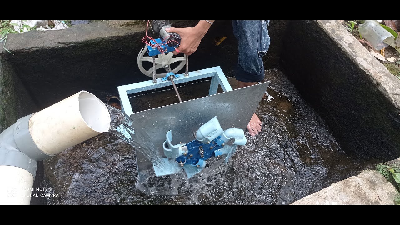 Kincir air sederhana / Turbin Pelton sederhana menjadi energi Listrik