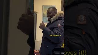 asked the bodyguard who his favorite artist was.. and….. 🤫🙊 #henry