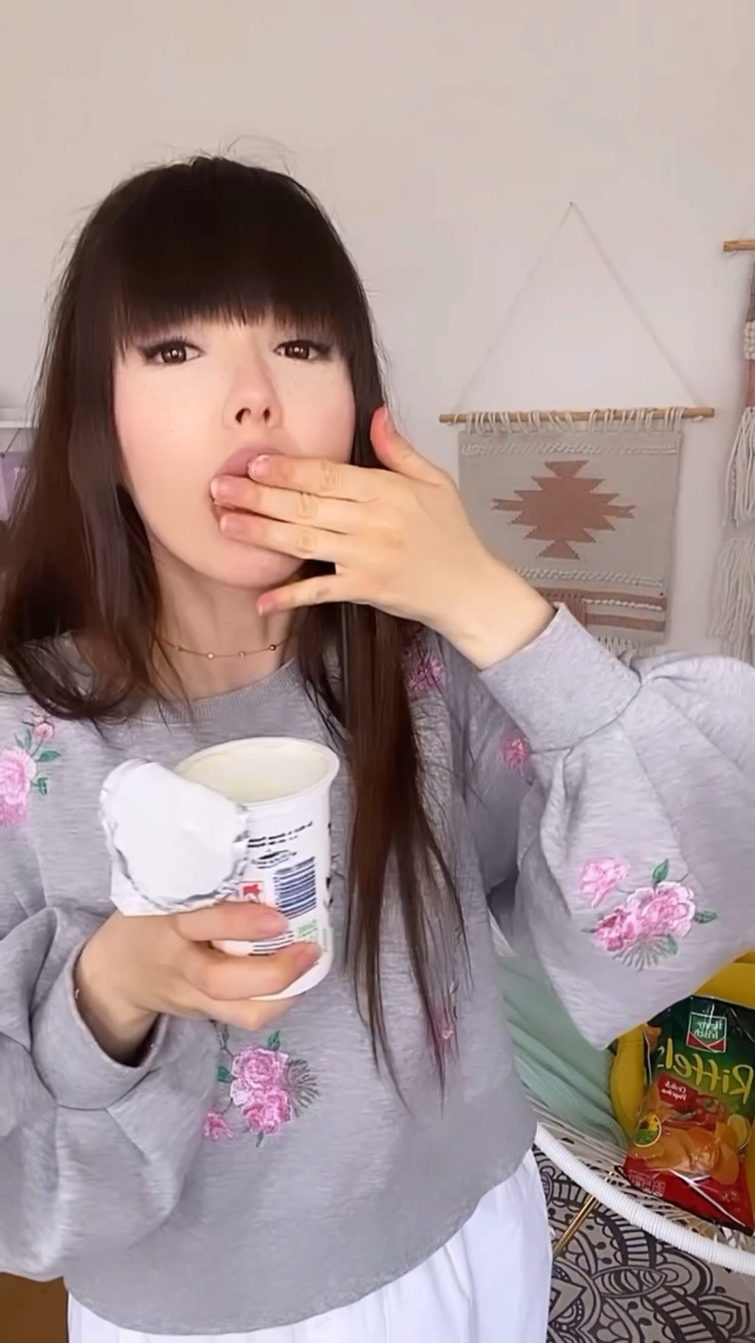 Richtig eklig? 🤢 Chips + Joghurt Kombination 😳 #ViktoriaSarina - YouTube
