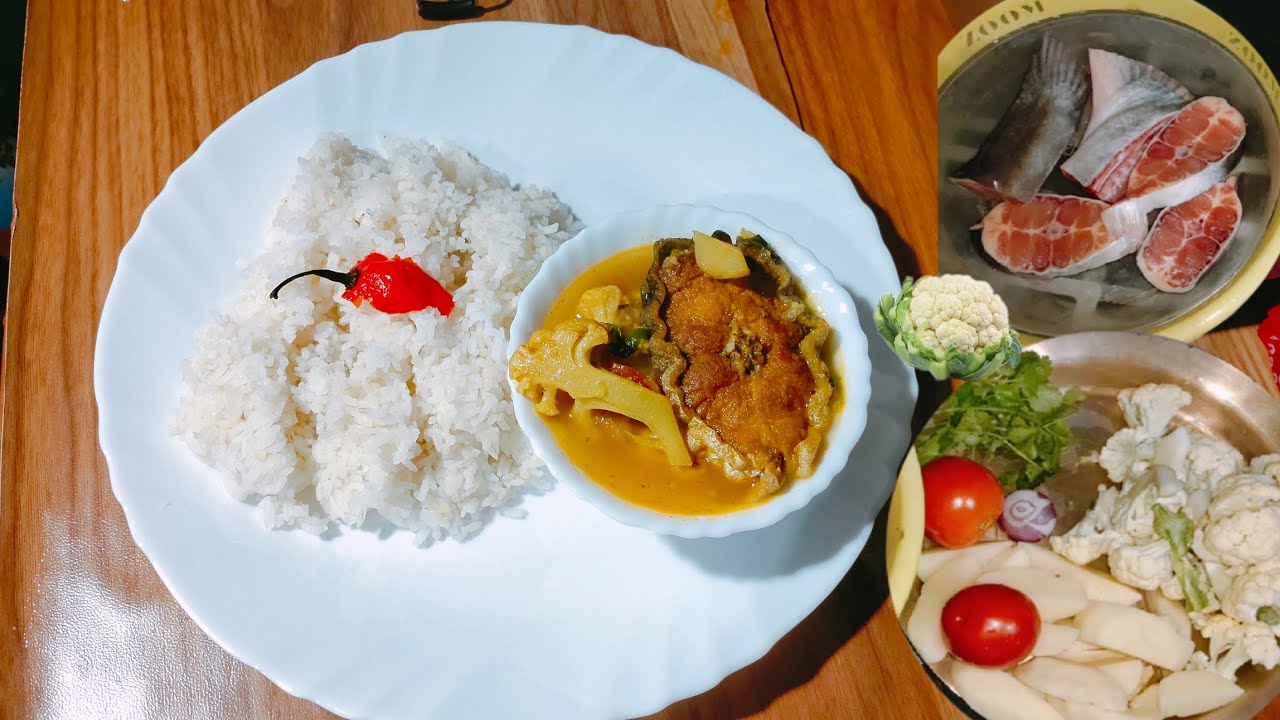 ফুলকবি বিলাহী আৰু আলুৰে মাছৰ জোল || Cauliflower tomato and potato with fish curry||Cauliflower Curry