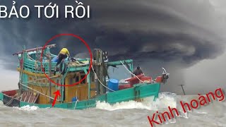 BẢO SỐ 1 / chiếc tàu hoảng sợ khi cơm bão số 1 kéo đến khi chua kịp vào bờ/ bão Philippines