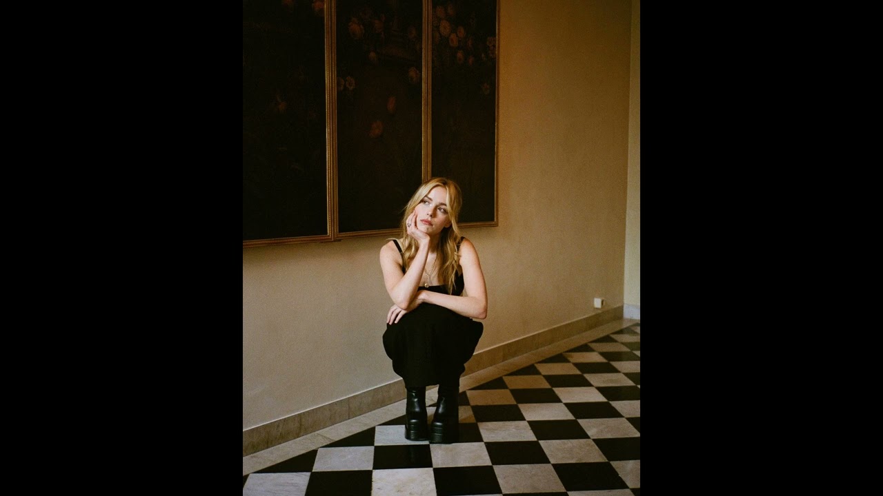 Total Eclipse of the Heart - Kiernan Shipka (Speed Up Version)