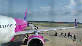 Wizz Air Airbus A321 Londýn/London Gatwick - Praha/Prague.