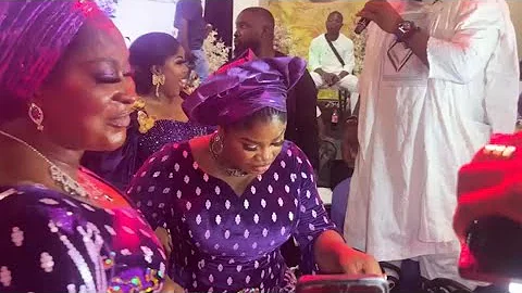MOMENT ENIOLA AJAO SHOCKED EVERYONE AT MERCY AIGBE’S MOTHER BURIAL 