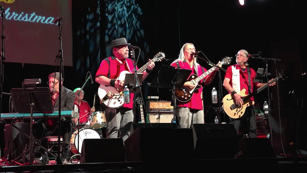 The Cadillacs perform "Please Come Home for Christmas" (© 1960 Charles Brown, Gene Redd)