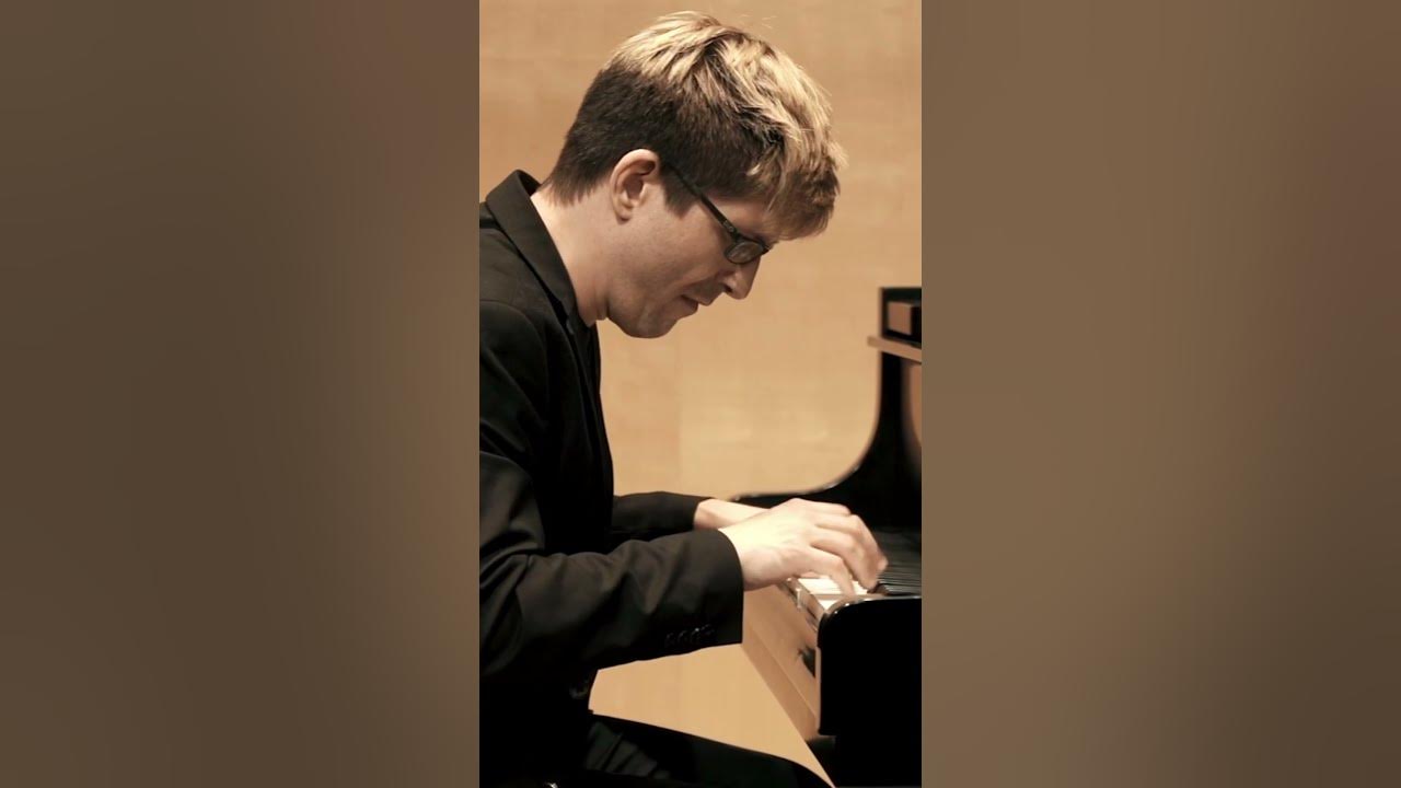 Gentle flowing piano - Piu mosso #short