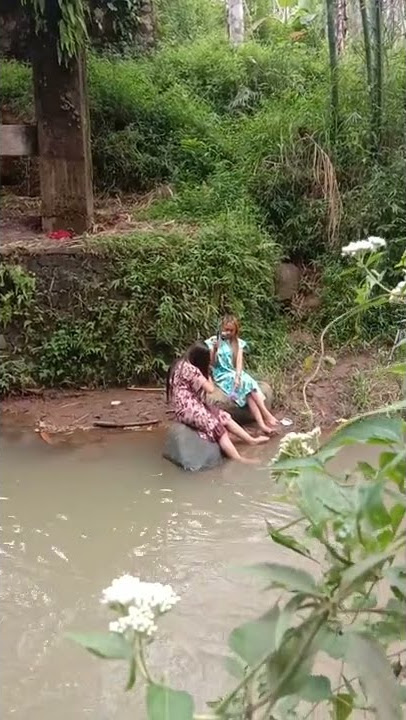 ng1nt1p cewek mancing bar bar