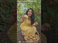 कीवी तोड़कर टोकरी में भर रहे हैं 😱🥝 #shorts #ytshorts#sarnaviral Shorts