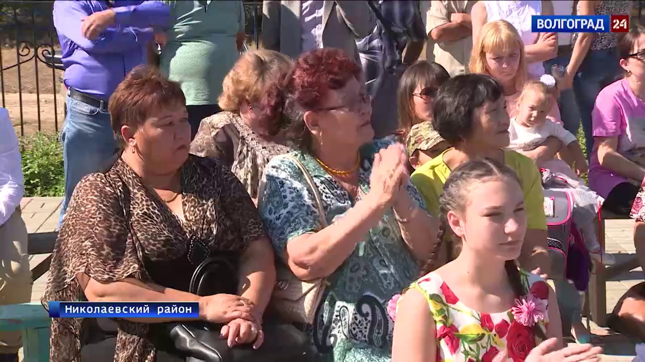 Левчуновка николаевский. Село Левчуновка Николаевский район. Левчуновка Волгоградская область Николаевский район. Совхозское сельское поселение. Бережновка Волгоградская область.