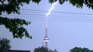 EPIC HD CN TOWER LIGHTNING MULTIPLE STRIKES IN CRAZY TORONTO THUNDERSTORM AUGUST 24th 2011