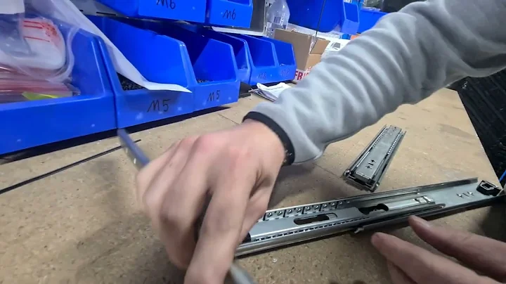 How to Disconnect & Reconnect 125kg  Non Locking Drawer Slides