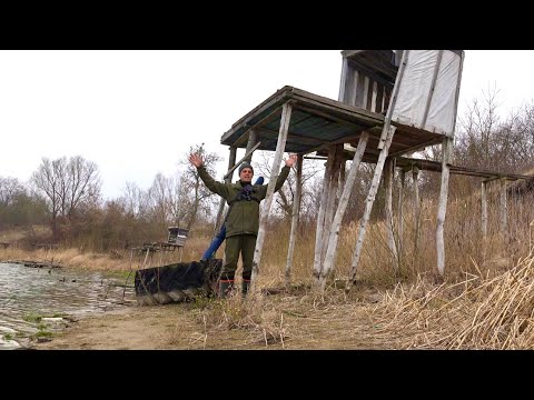 В нашому озер висохла вода! Вимостки стоять на суш! Але риби все таки наловив!