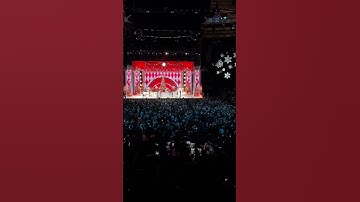 Thumbnail of Mariah Carey slays Oh Santa ( At MSG 16/12/2022 )