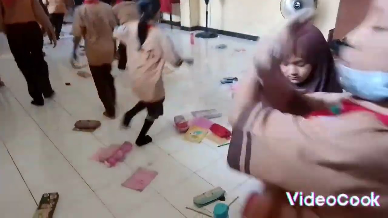 kegiatan Pramuka siaga SDN Jemur Wonosari 1 Surabaya yg peduli lingkungan sekolah