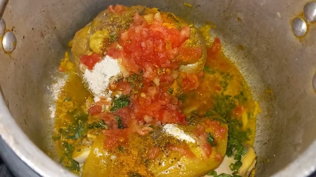 مرقة باللحم بيبي او ديك رومي  في كوكوط كتجي معلكة مداق رائع👌👌