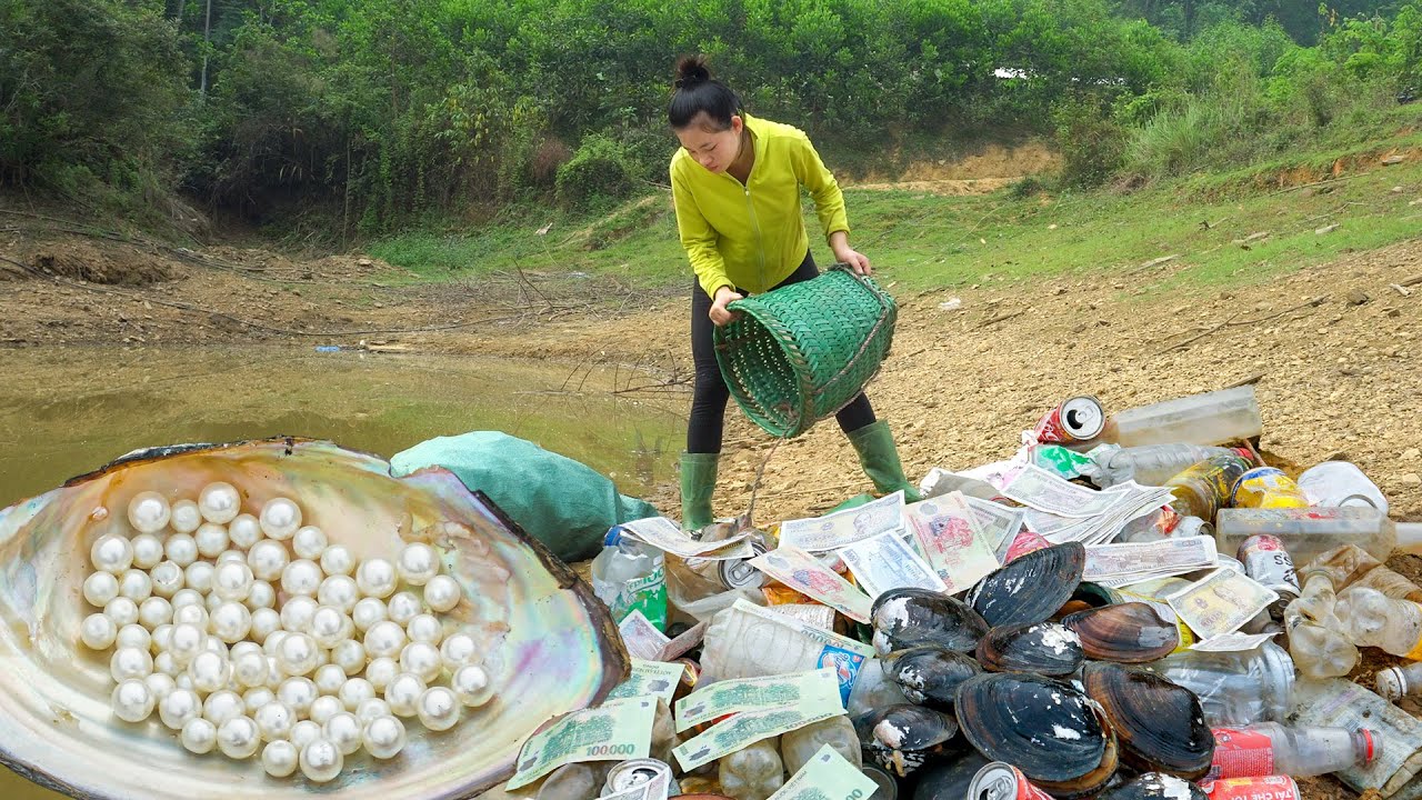 Lucky Single Mother Found Many Pearls In Mussels / Daily Life Collect Scrap To Earn Money