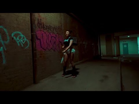 Guarda Brazen Barbie - Crumbs (Official Music Video) su YouTube Guarda Brazen Barbie - Crumbs (Official Music Video) su YouTube