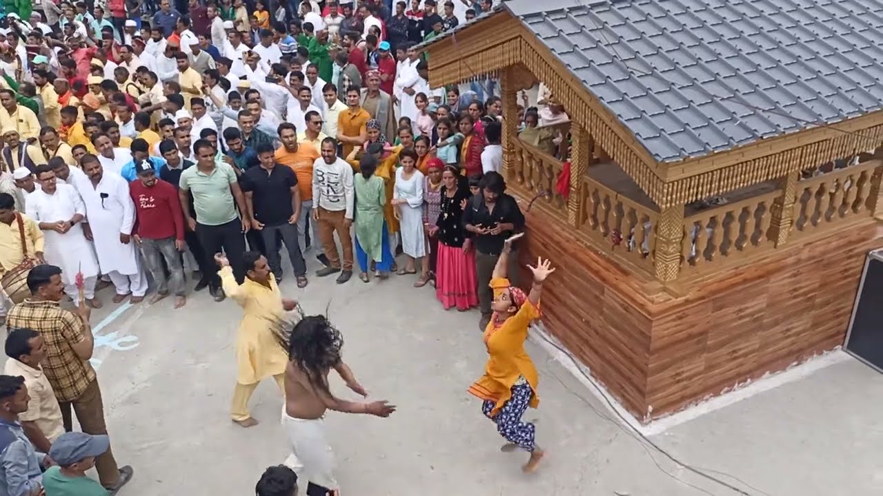 जब महासू महाराज के आगमन का पता चला तो मंडाण लगते ही नाच उठे पांडव (ग्राम घणता)