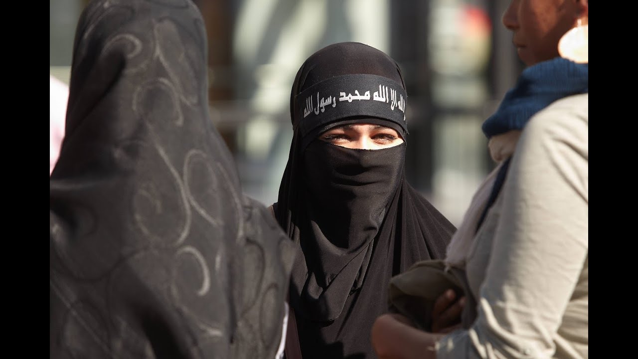 Rückkehr von der Terrormiliz: IS-Frauen kommen nach Deutschland zurück