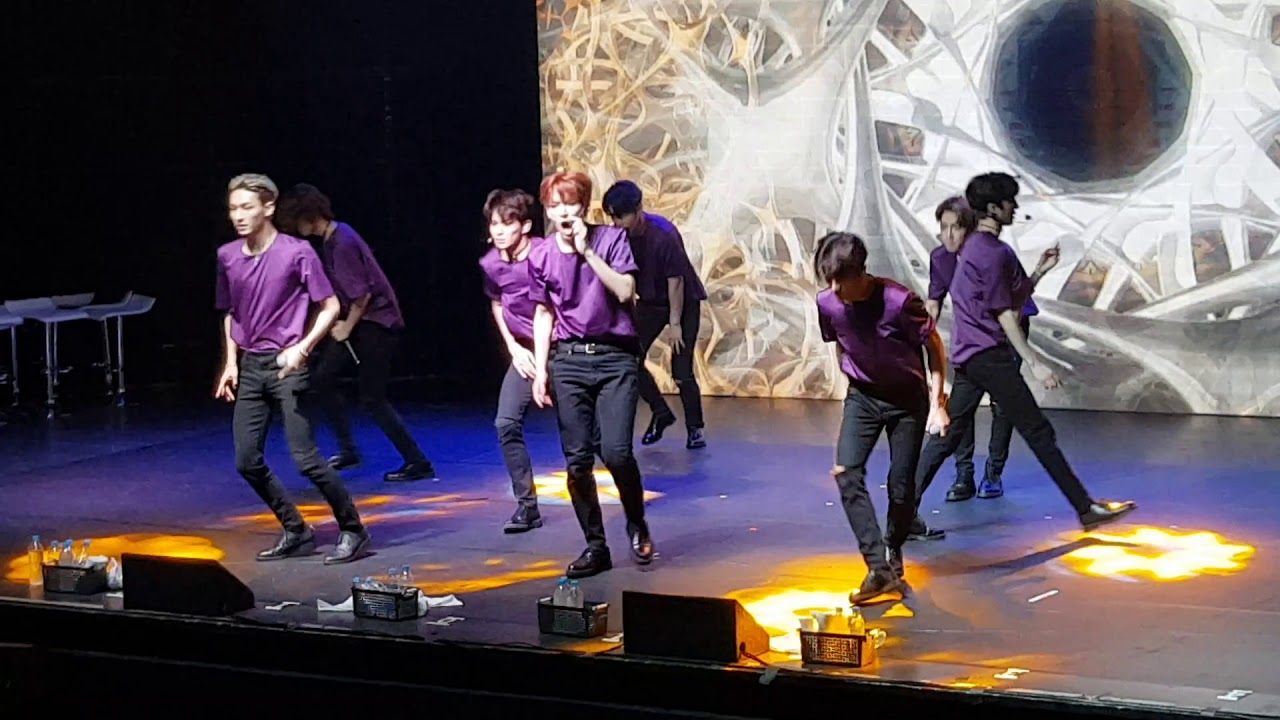 [20180825] SF9 in Brazil - Go Back in Time (시간을 거꾸로) - Day 1