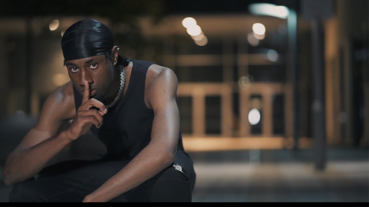 Yung Shakur - Old News (Official Music Video) auf YouTube ansehen Yung Shakur - Old News (Official Music Video) auf YouTube ansehen
